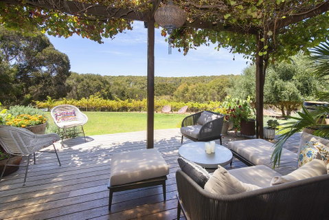 Stella - Sunshine Coast Tourism 0