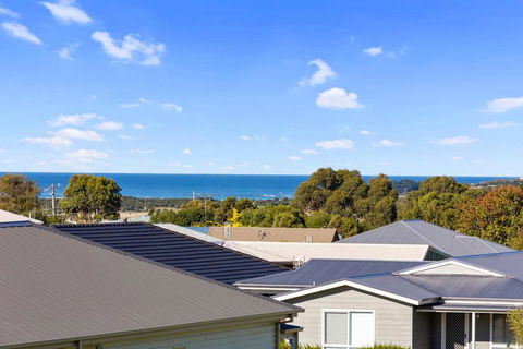 STELLAVISTA - 4 Bedrooms, Free Wifi, Views - Sunshine Coast Tourism 2