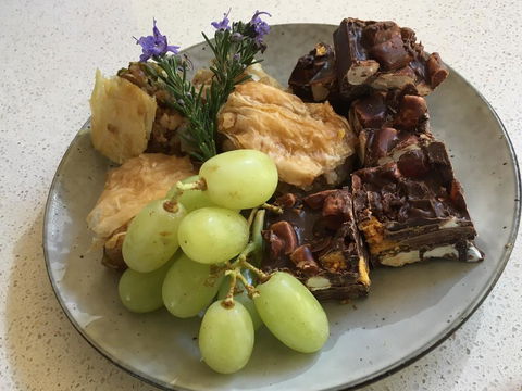 Stephanies Country Cottages - Holiday Sunshine Coast 0