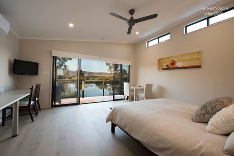 Still Earth - Holiday Sunshine Coast 0