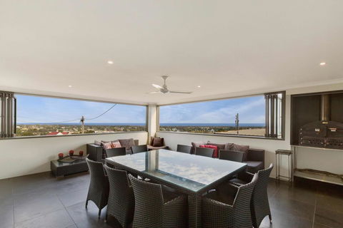 Stillwaters - Panoramic View Of Lakes Entrance - Sunshine Coast Tourism 2