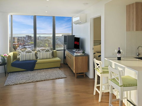 STK-Ocean View Apartment - Holiday Sunshine Coast 2