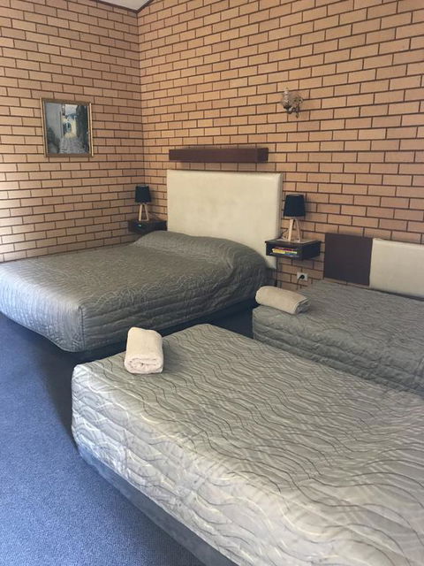 Stockman Motor Inn - Sunshine Coast Tourism 1