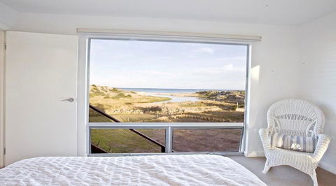 Stones Throw - 26 River View Drive - Holiday Sunshine Coast 1