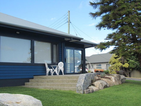 Storm Bay Cottage - Holiday Sunshine Coast 1