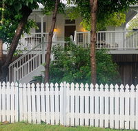 Stranded in Oz Stay in Relaxing Environment FREE WIFI NETFLIX POOL AIR CON - Sunshine Coast Tourism