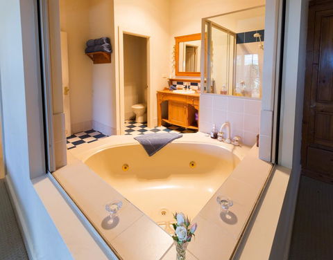 Strathearn Park Lodge - Sunshine Coast Tourism 3