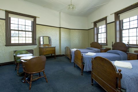 Strathfield Hotel - Holiday Sunshine Coast 1