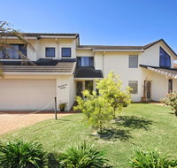 Strathmore Lodge - Sunshine Coast Tourism