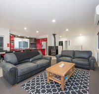 Stratton Summit 4- Modern sophisticated style with lake and mountain views - Sunshine Coast Tourism