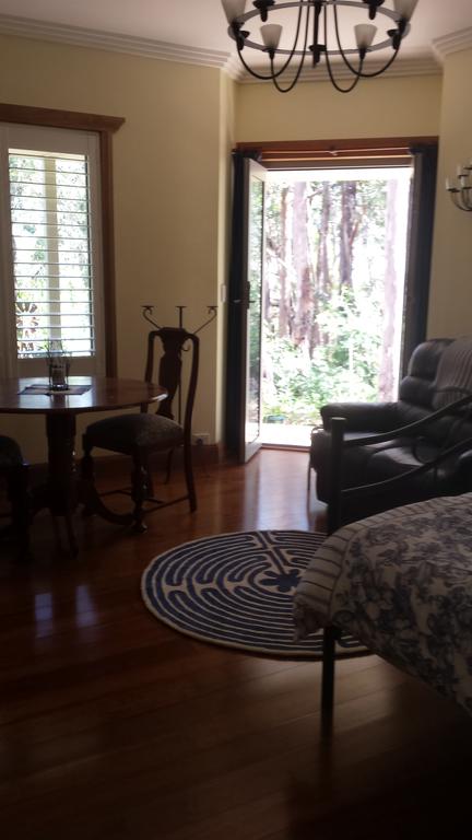 Stringybark Hills Retreat - Sunshine Coast Tourism 3