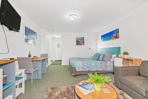 Studio 38 On The Terrace - Sunshine Coast Tourism 3