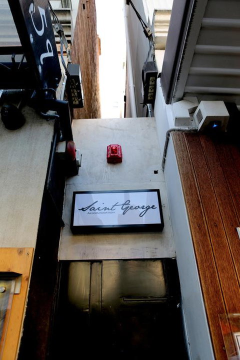 Studio 5 - Saint George Accommodation - Holiday Sunshine Coast 3