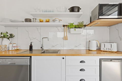 Studio Ocean Breeze @ Huskisson - Sunshine Coast Tourism 1