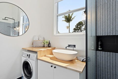 Studio Ocean Breeze @ Huskisson - Sunshine Coast Tourism 3