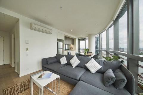 STUNNING 2 BED 2 BATH STYLISH UNIT // FREE PARKING - Sunshine Coast Tourism 3