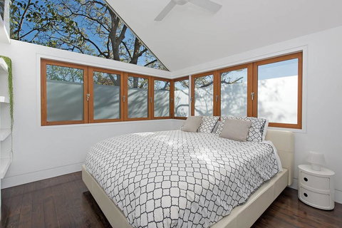 Stunning Architectural Family House In Rozelle - Holiday Sunshine Coast 2