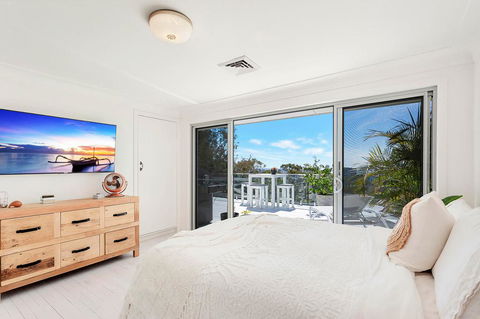 Stunning Oceanview Retreat Between Beach And Bush - Sunshine Coast Tourism 1