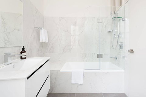 STUNNING SYDNEY HOME 8 - Sunshine Coast Tourism 2