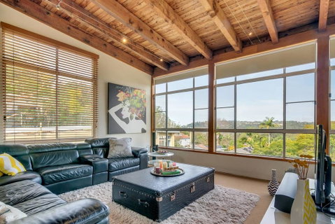 STYLISH & RELAXED LAKE HOME // NARRABEEN - Sunshine Coast Tourism 2