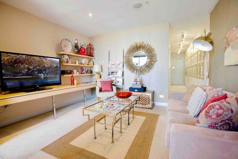 Stylish 1 Bedroom Apartment Amazing City Views - Holiday Sunshine Coast 2