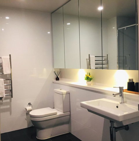 Stylish 2BR With Stunning Views - Sydney Olympic Park - Sunshine Coast Tourism 3