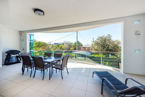 Stylish Beach Side Apartment - Unit 5 - 33 Lorikeet Drive - Sunshine Coast Tourism 1