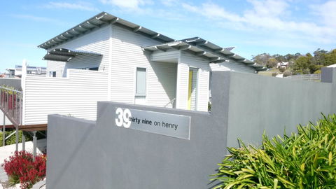 Stylish Holiday Unit - Holiday Sunshine Coast 0