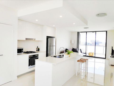 Stylish Liverpool 2Bed 2Bath Apartment -Skyline Views! -Masks Provided - Holiday Sunshine Coast 2