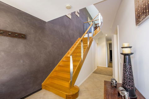 STYLISH, SUN-DRENCHED AND SOPHISTICATED - Sunshine Coast Tourism 1
