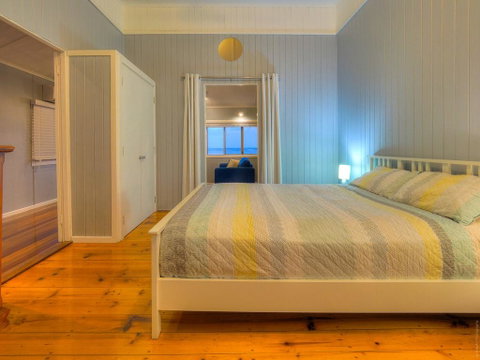 Sublime Beachfront Queenslander On The Esplanade - Sunshine Coast Tourism 3