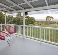 Sugar Shack - Character Family Home Right on the Ocean - Sunshine Coast Tourism