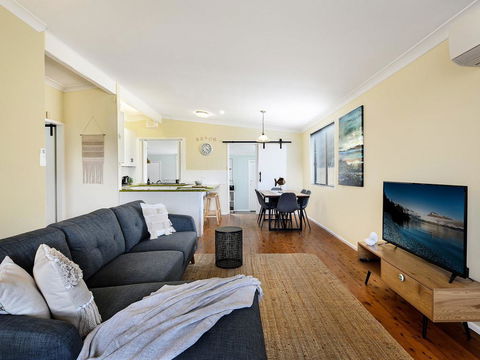 Summer Salt - Sunshine Coast Tourism 0