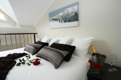 Summit Ridge Alpine Lodge - Sunshine Coast Tourism 0