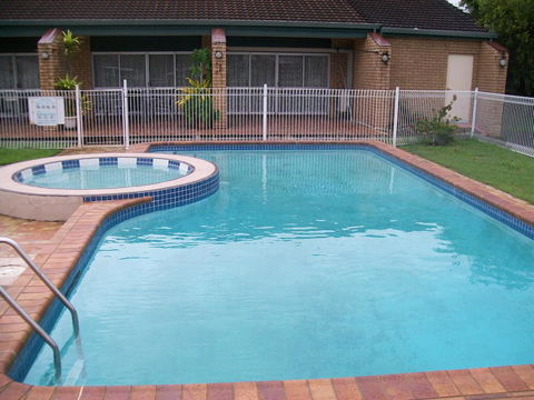 Sun Plaza Motel - Mackay - Sunshine Coast Tourism 1
