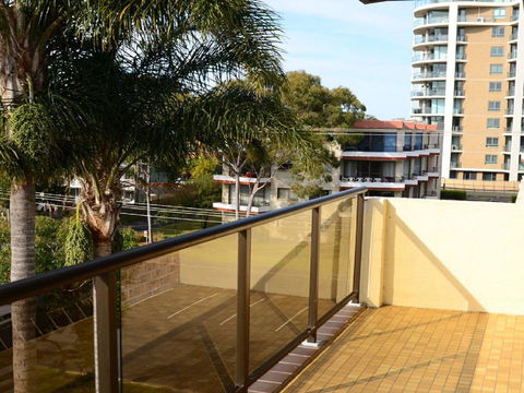 Sundek 18 - Sunshine Coast Tourism 3