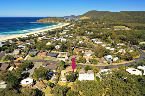 SUNDOWNER - Sunshine Coast Tourism 0
