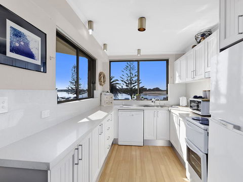 Sundowner Apartment 2 - Sunshine Coast Tourism 1