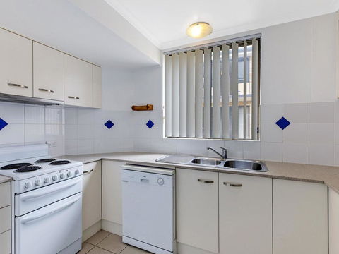 Sundowner Apartment 9 - Holiday Sunshine Coast 3