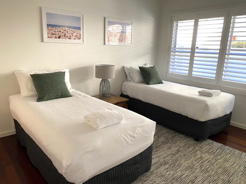 Sundecks - Sunshine Coast Tourism 2