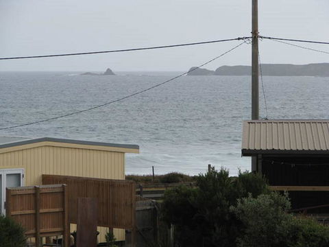 Sunderland Retreat Phillip Island - Sunshine Coast Tourism 1