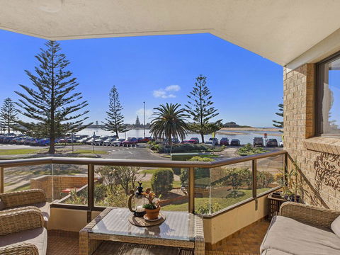 Sundowner Apartment 2 - Sunshine Coast Tourism 0