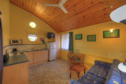 Sunlover Lodge - Sunshine Coast Tourism 3
