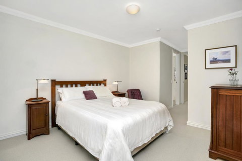 Sunny And Spacious Two Bedroom Apartment - SPF13 - Holiday Sunshine Coast 2