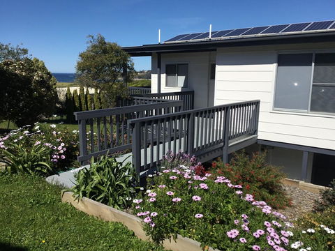 Sunnyside Holiday Home - Holiday Sunshine Coast 1