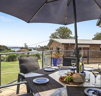 SunRay on Orama - spacious with great views - Sunshine Coast Tourism