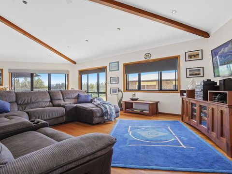 SunRay On Orama - Spacious With Great Views - Sunshine Coast Tourism 2