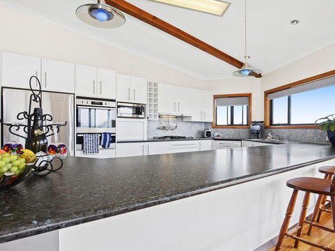 SunRay On Orama - Spacious With Great Views - Sunshine Coast Tourism 1