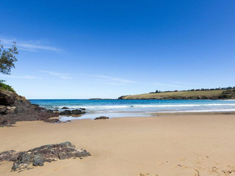 Sunrise Over Easts 2 - Ocean Views, Walk To Beach - Sunshine Coast Tourism 3