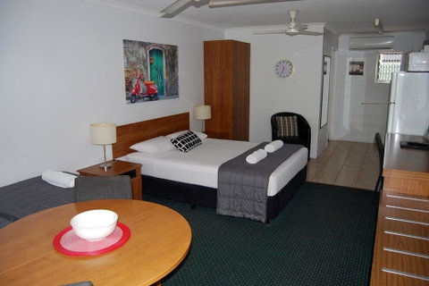Sunseeker Motel - Sunshine Coast Tourism 2